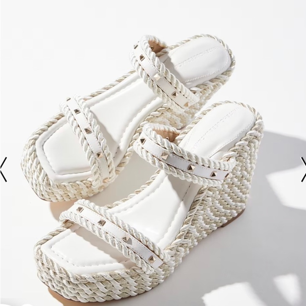 Studded Rope Wedge
